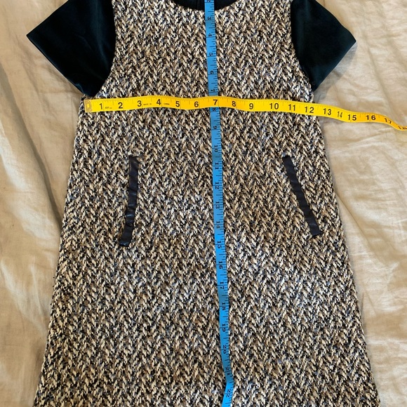 Short-Sleeve Tweed Dress w/ Faux-Leather Trim size 6 - Picture 2 of 6